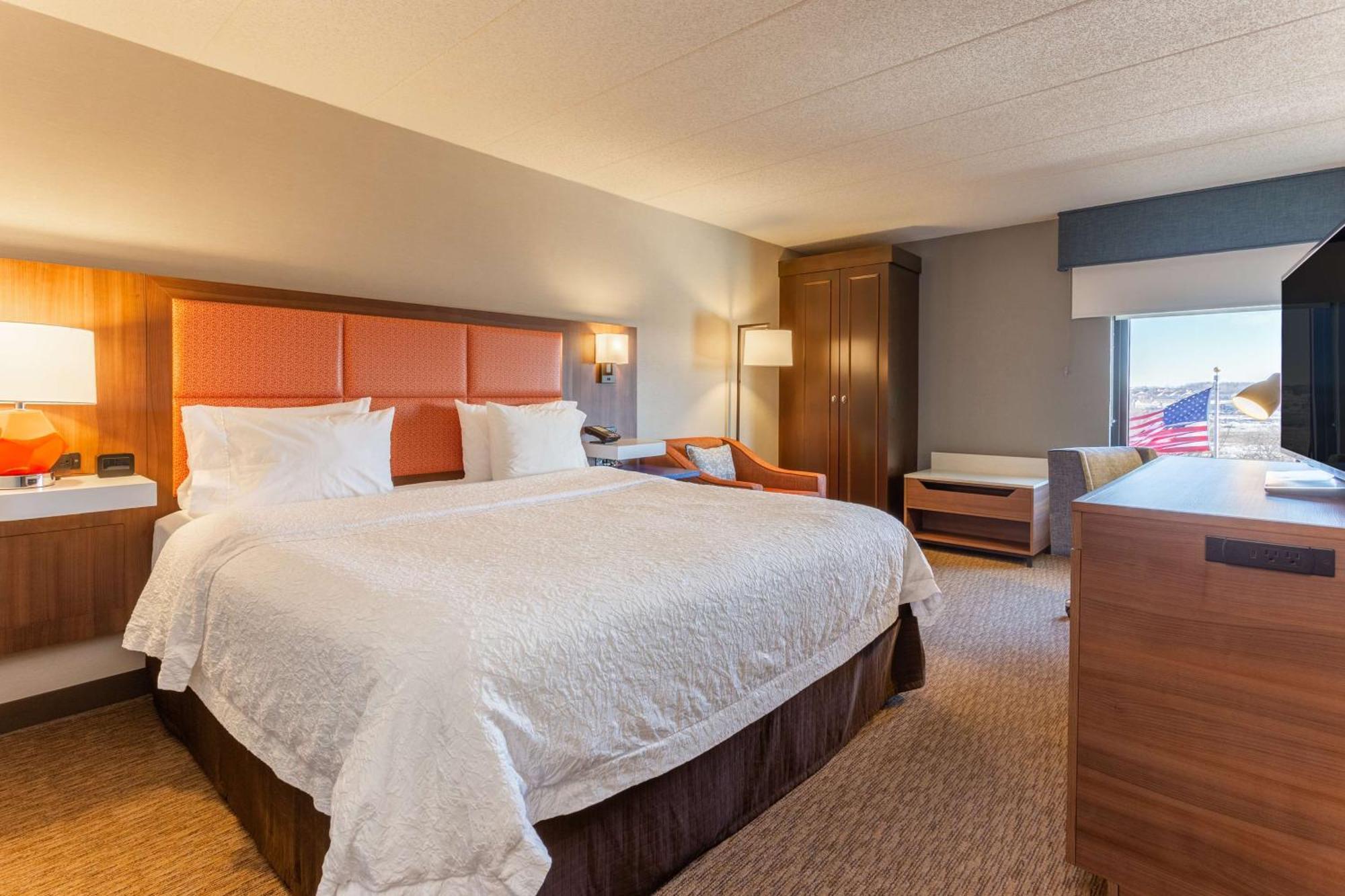 Hampton Inn Madison East Towne Mall Area Exterior photo