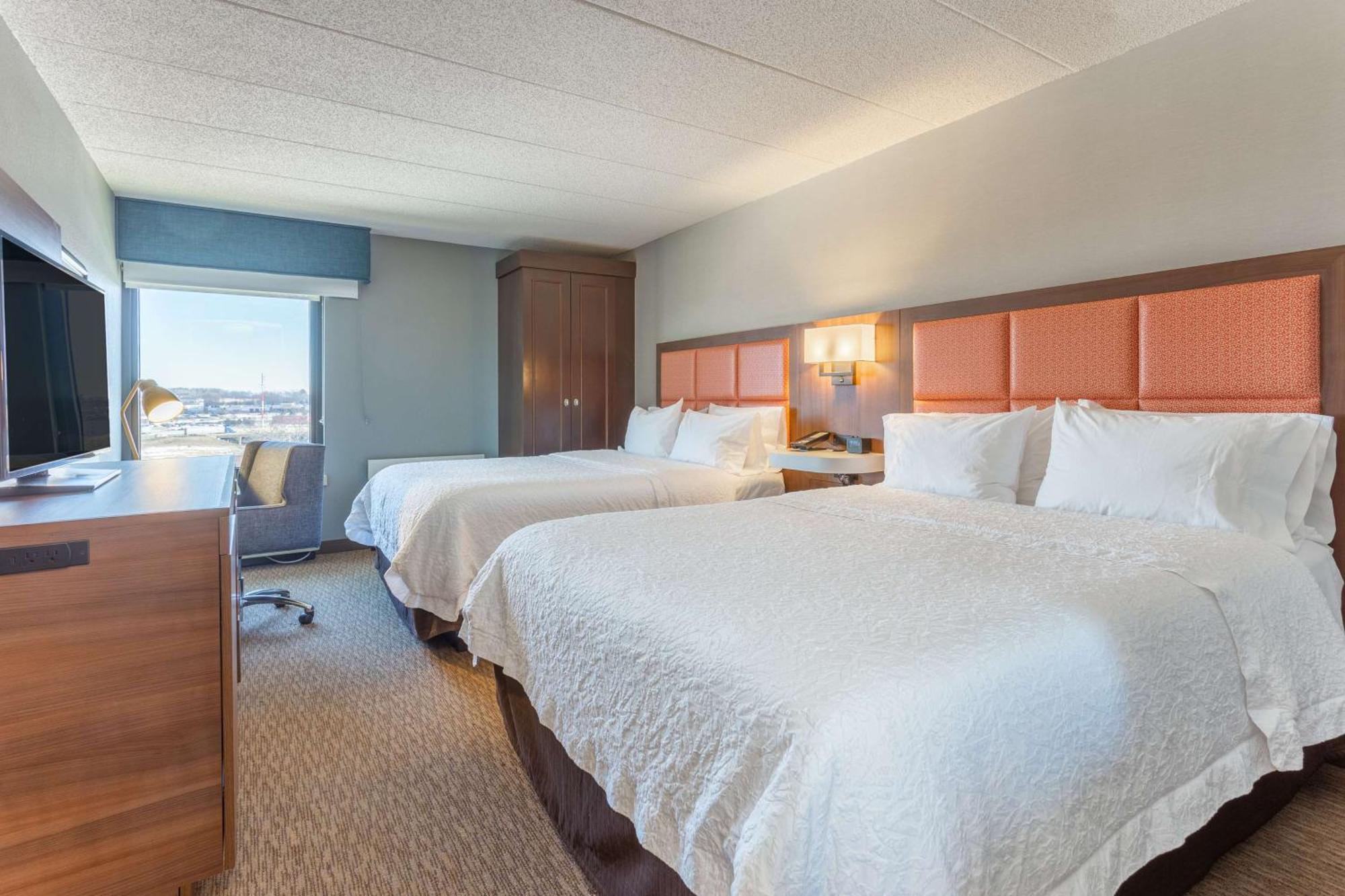 Hampton Inn Madison East Towne Mall Area Exterior photo