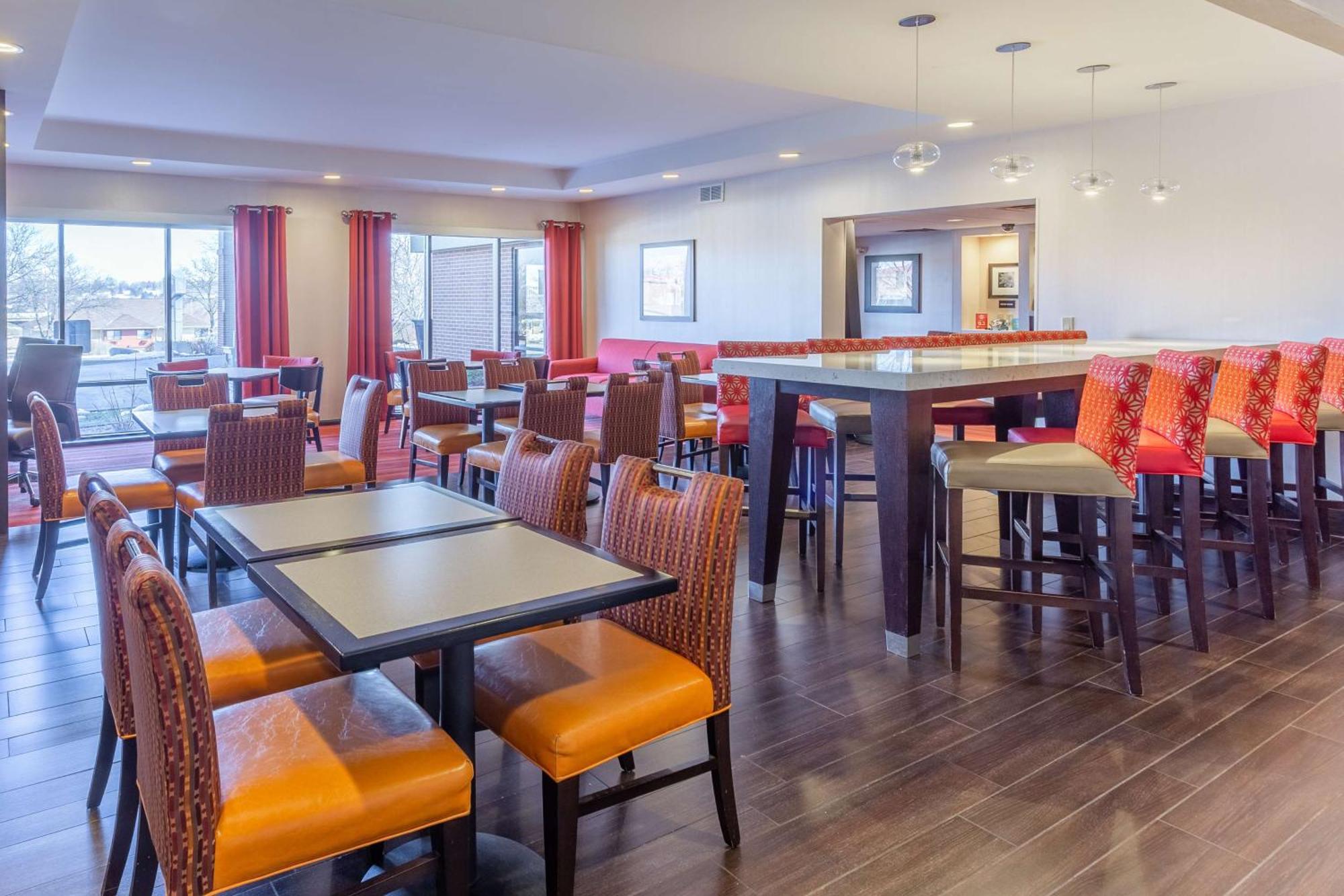 Hampton Inn Madison East Towne Mall Area Exterior photo