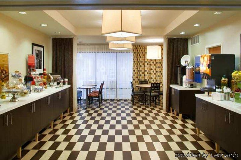 Hampton Inn Madison East Towne Mall Area Restaurant photo