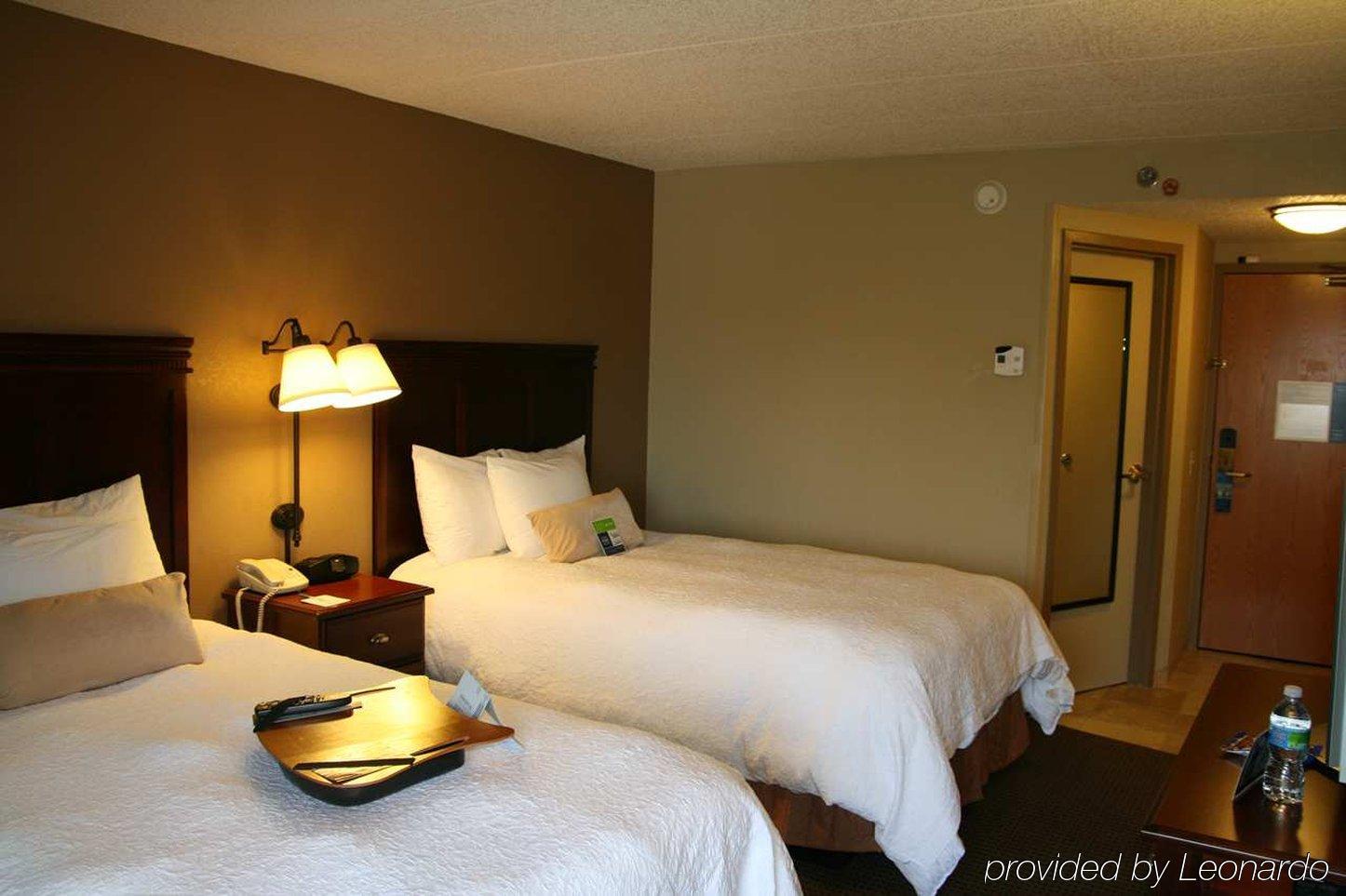Hampton Inn Madison East Towne Mall Area Room photo