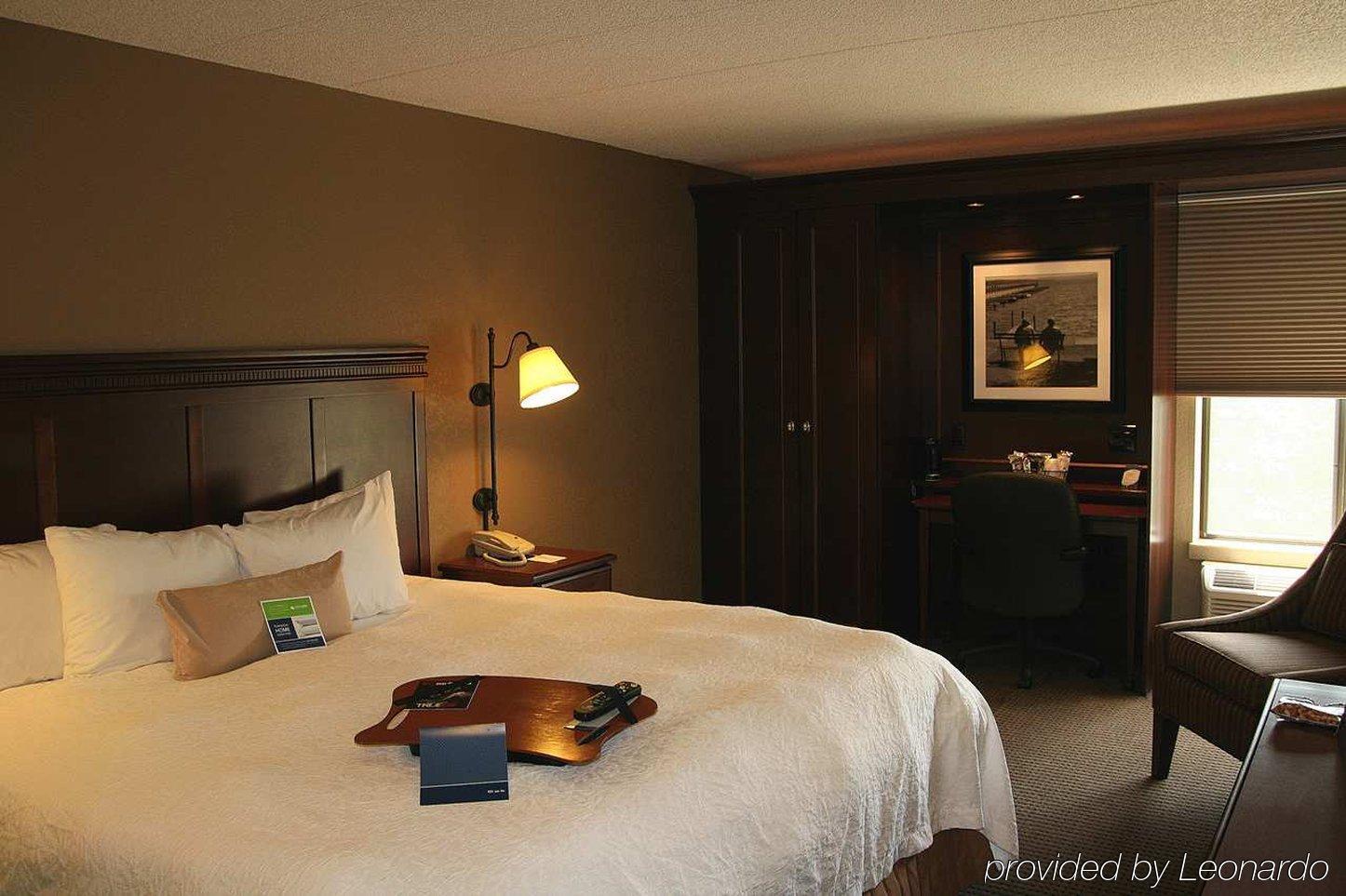 Hampton Inn Madison East Towne Mall Area Room photo