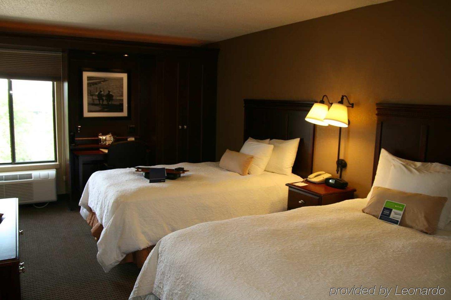 Hampton Inn Madison East Towne Mall Area Room photo