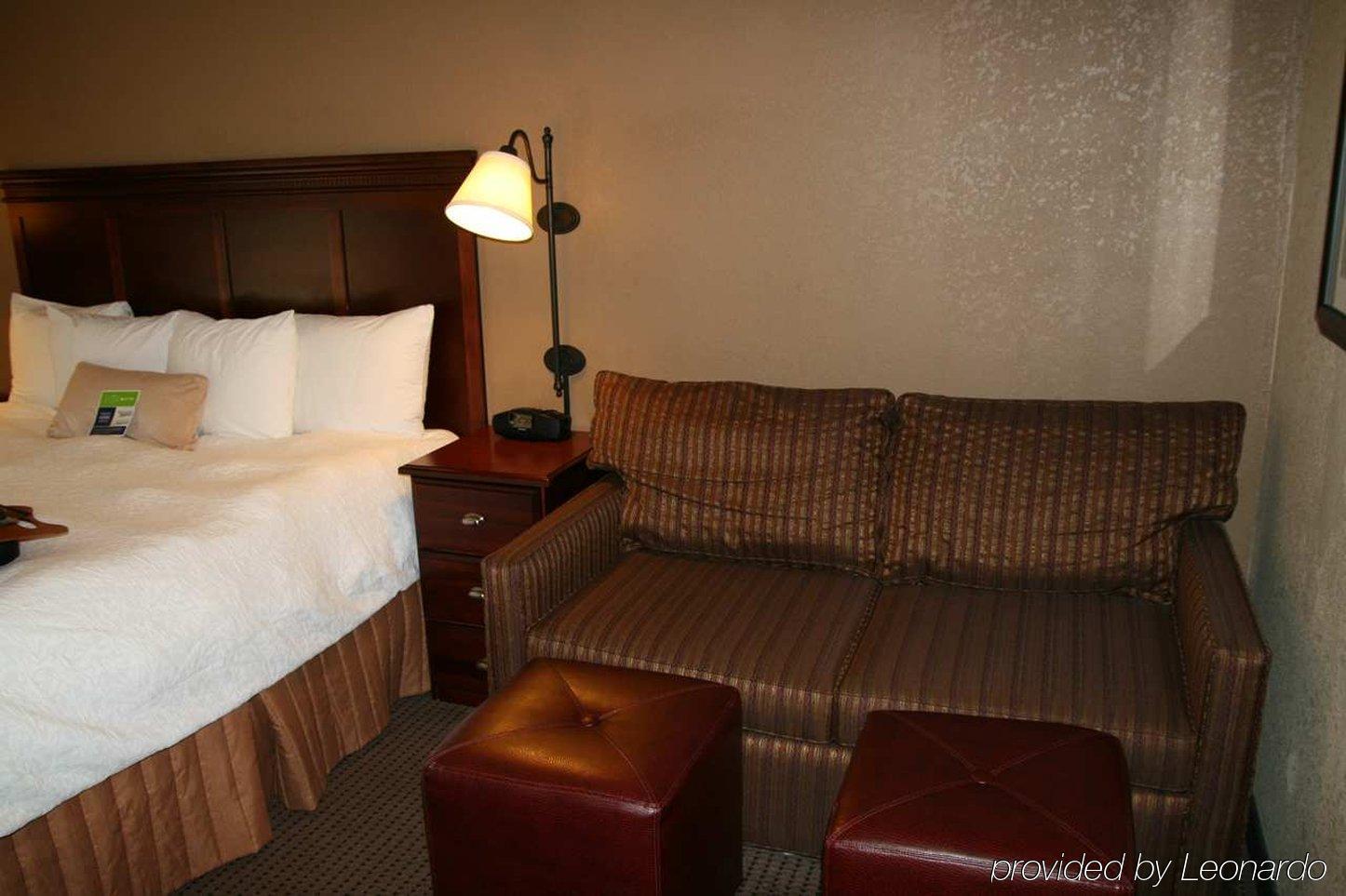 Hampton Inn Madison East Towne Mall Area Room photo